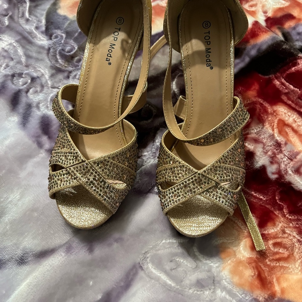 TOP Moda Women's Glittering Gold Heels